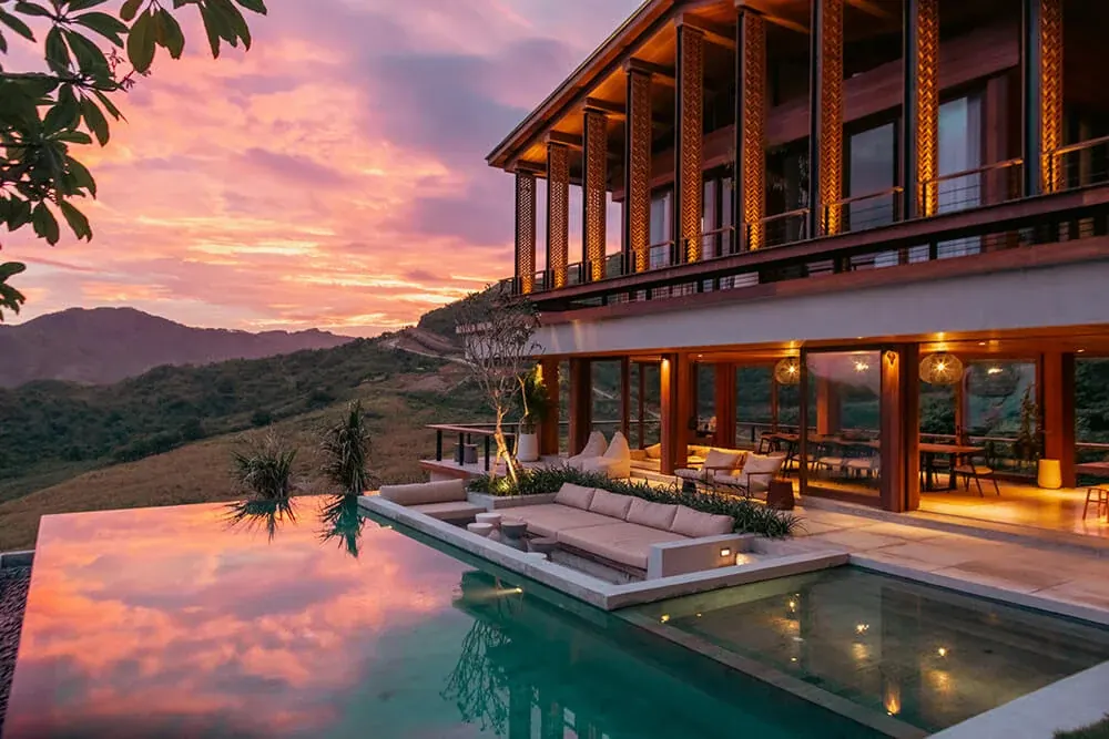 Four-bedroom hilltop yoga retreat — Lombok, Indonesia